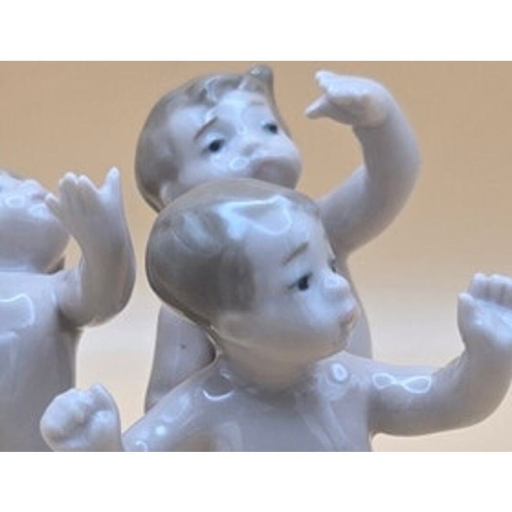 Lladro Porcelain Three Dancing Cherubs # 5804 Spain Figurine - Picture 10 of 10